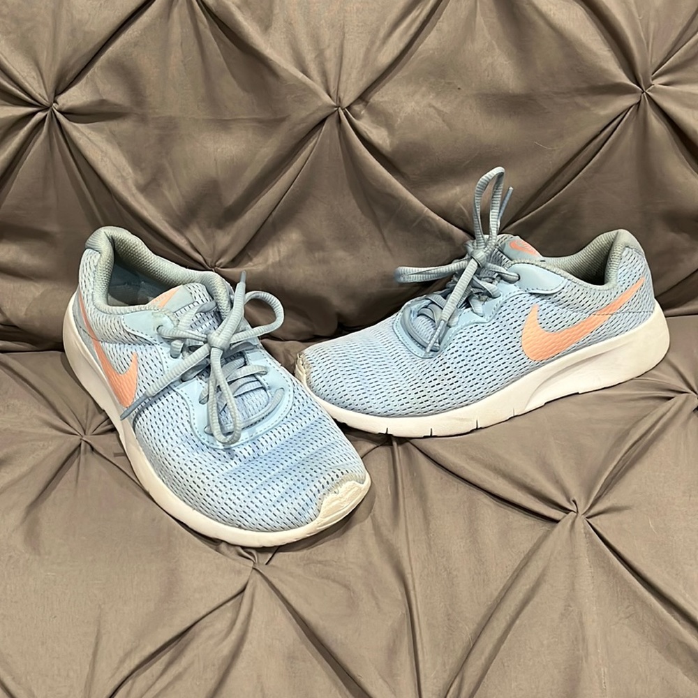 Girls Nike Tennis Shoes - Size 4Y
